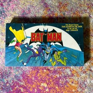 1989 Batman Chase Through Gotham City Board Game Glow in Dark